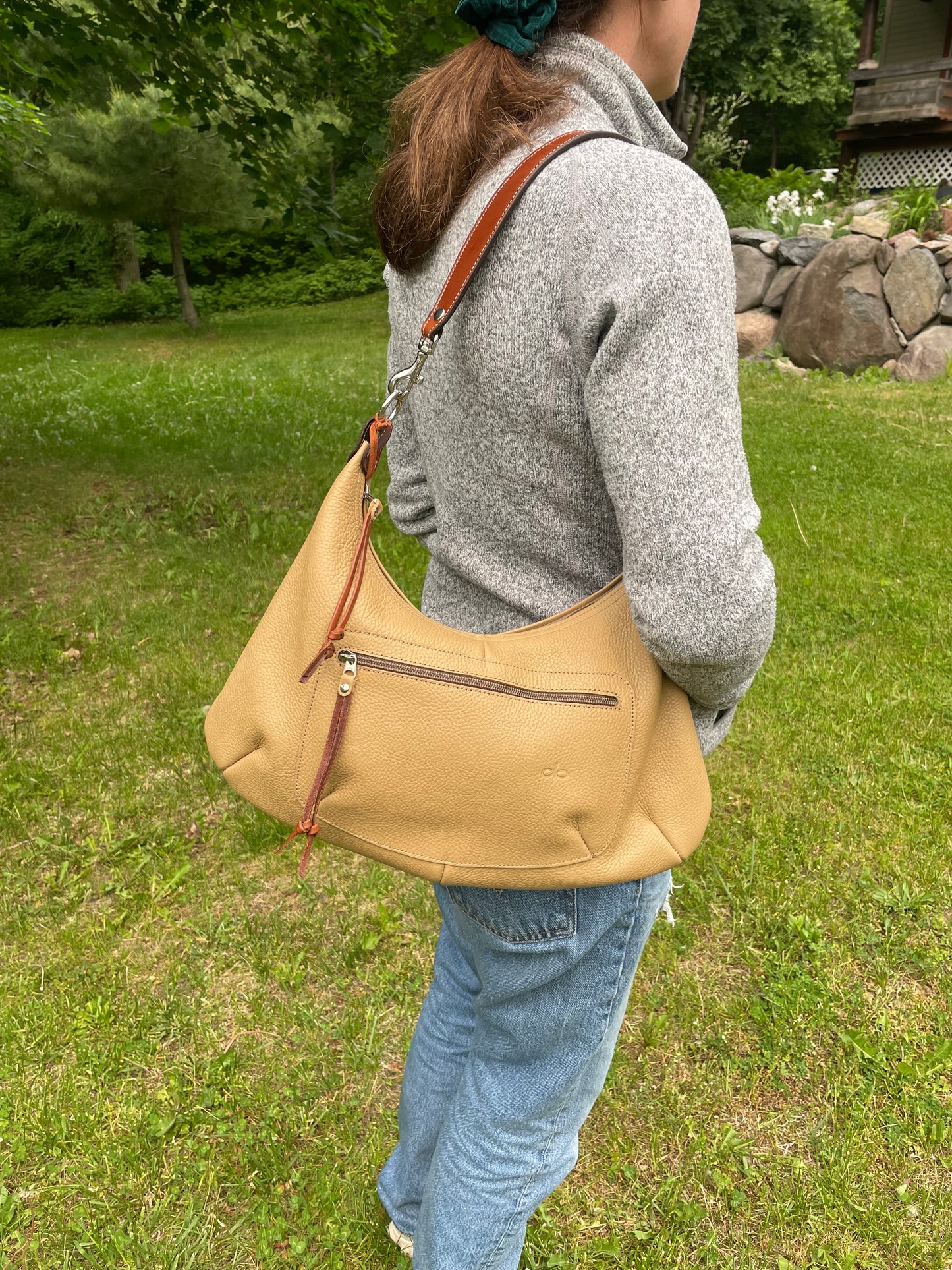 Todd hobo taupe