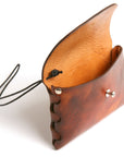 LINKED pouch in premium English bridle leather, woven gusset, 70's sunburst dye, hardware detail