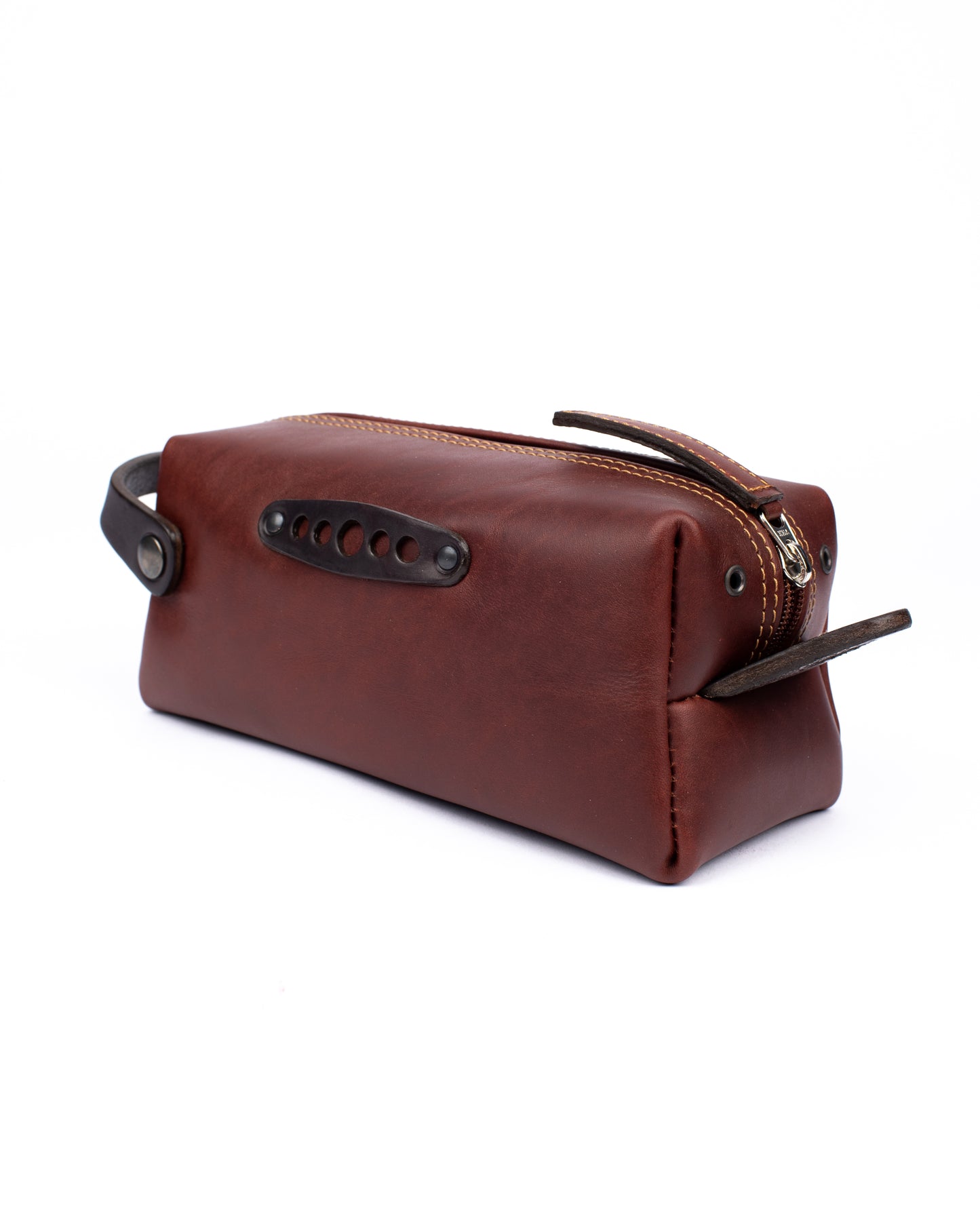 Scout dopp kit red oak & dark brown