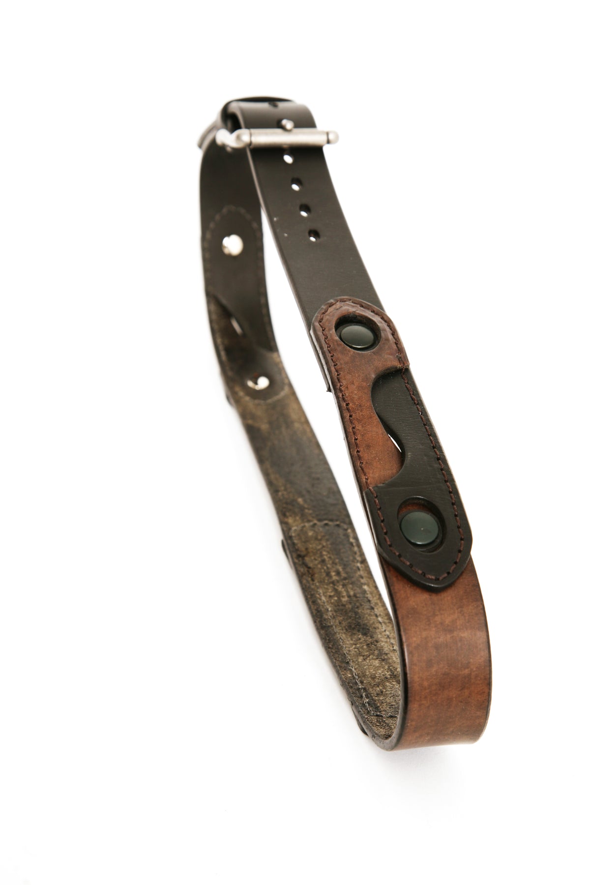 CHICANE Belt in 12-13oz English bridle leather with stainless-steel hardware, close-up detail