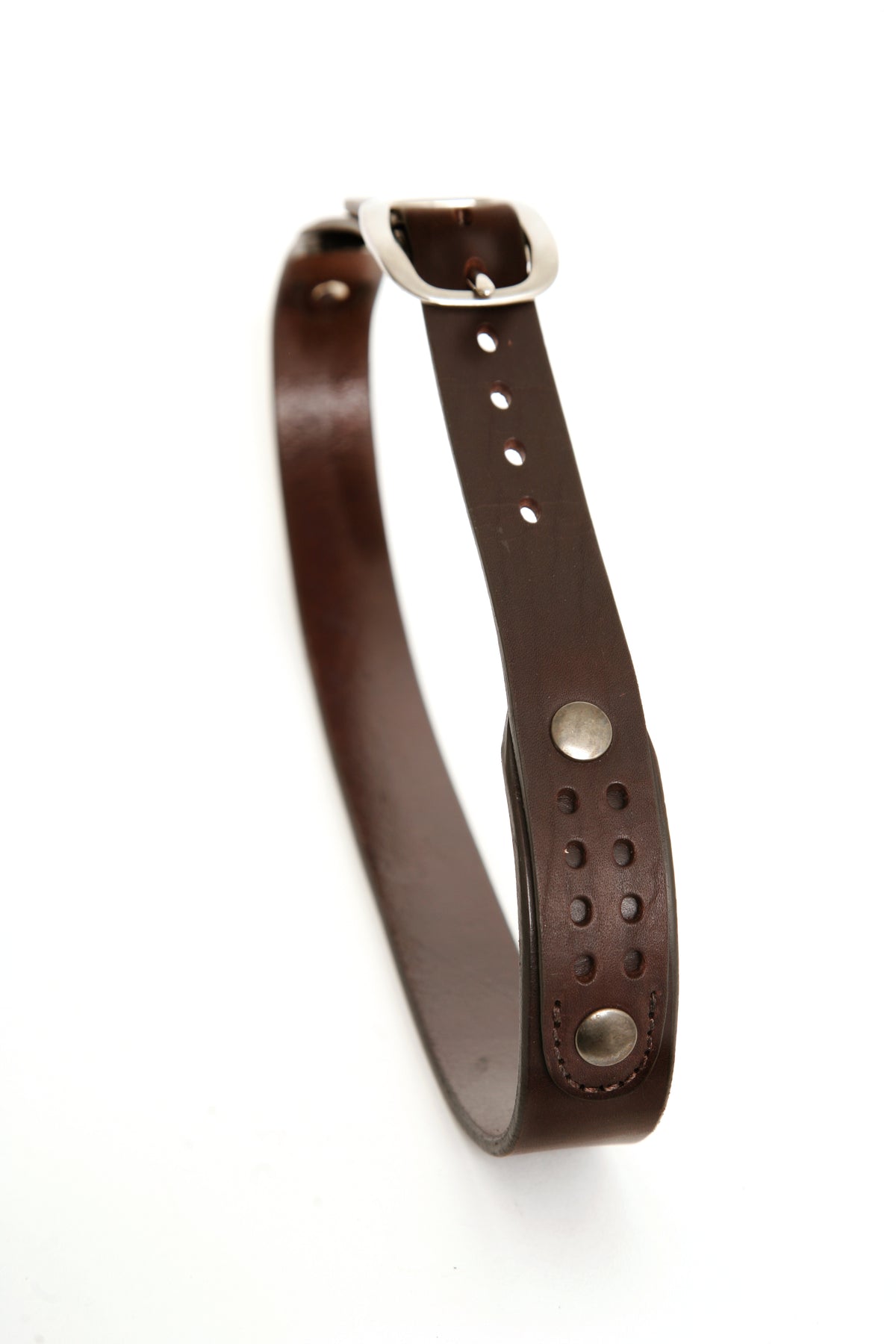 DAKAR Belt in English bridle leather with stainless-steel hardware, close-up detail