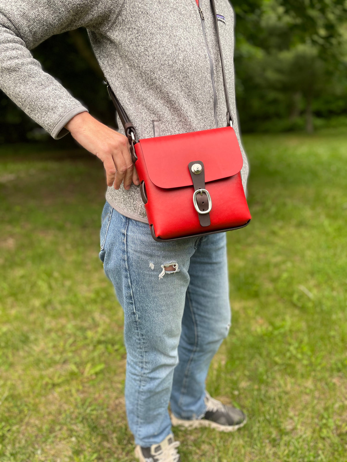 CASO Medio bag in firm vegetable-tanned leather with brass hardware, further detail view