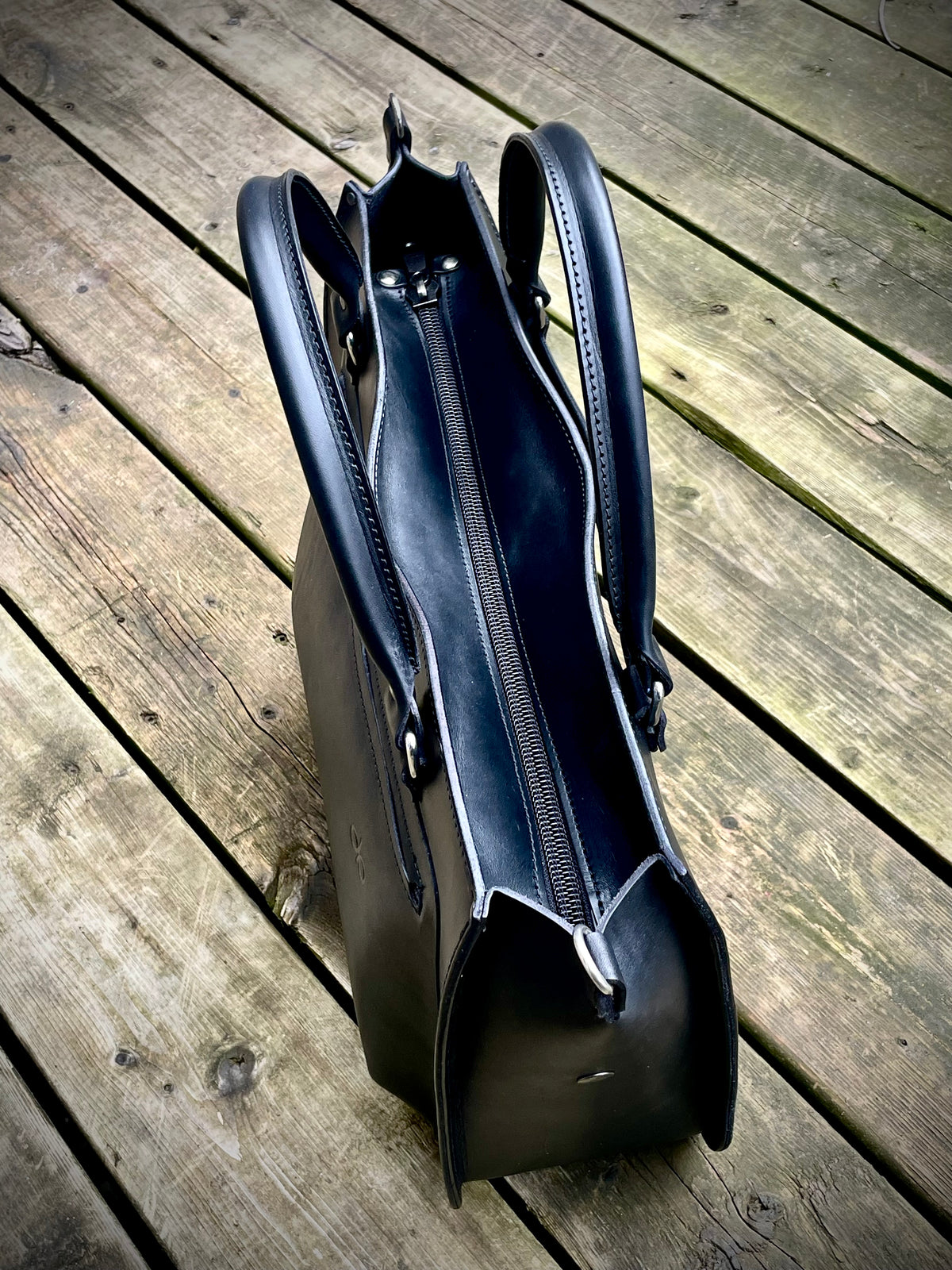 CHAGA briefcase black in English bridle black full-grain leather, strap detail