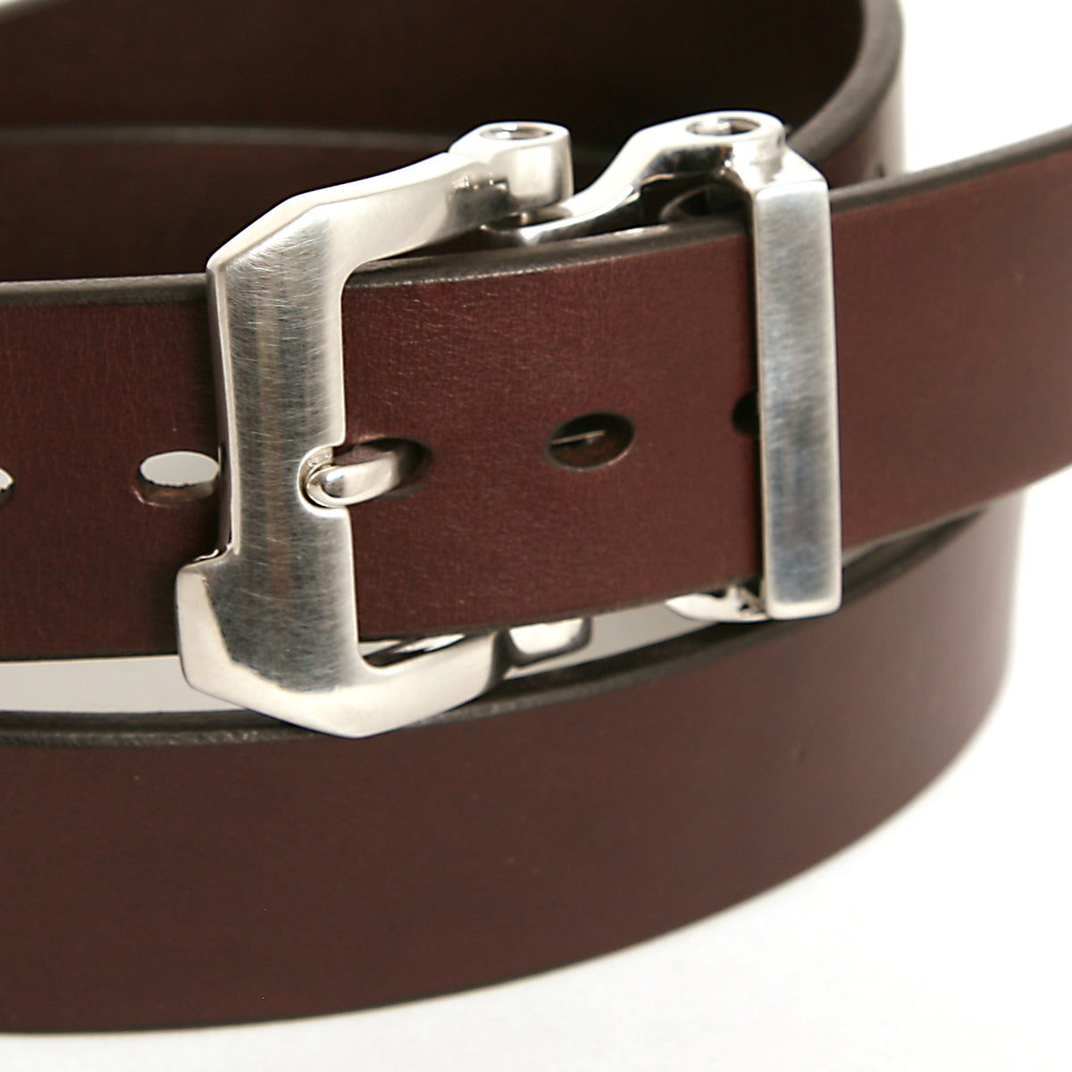 OTTO belt in 12-13oz English bridle leather, reverse side showing keeper loop