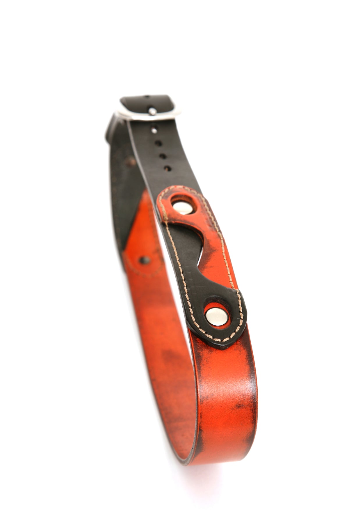 CHICANE Belt in 12-13oz English bridle leather, leather grain and edge detail