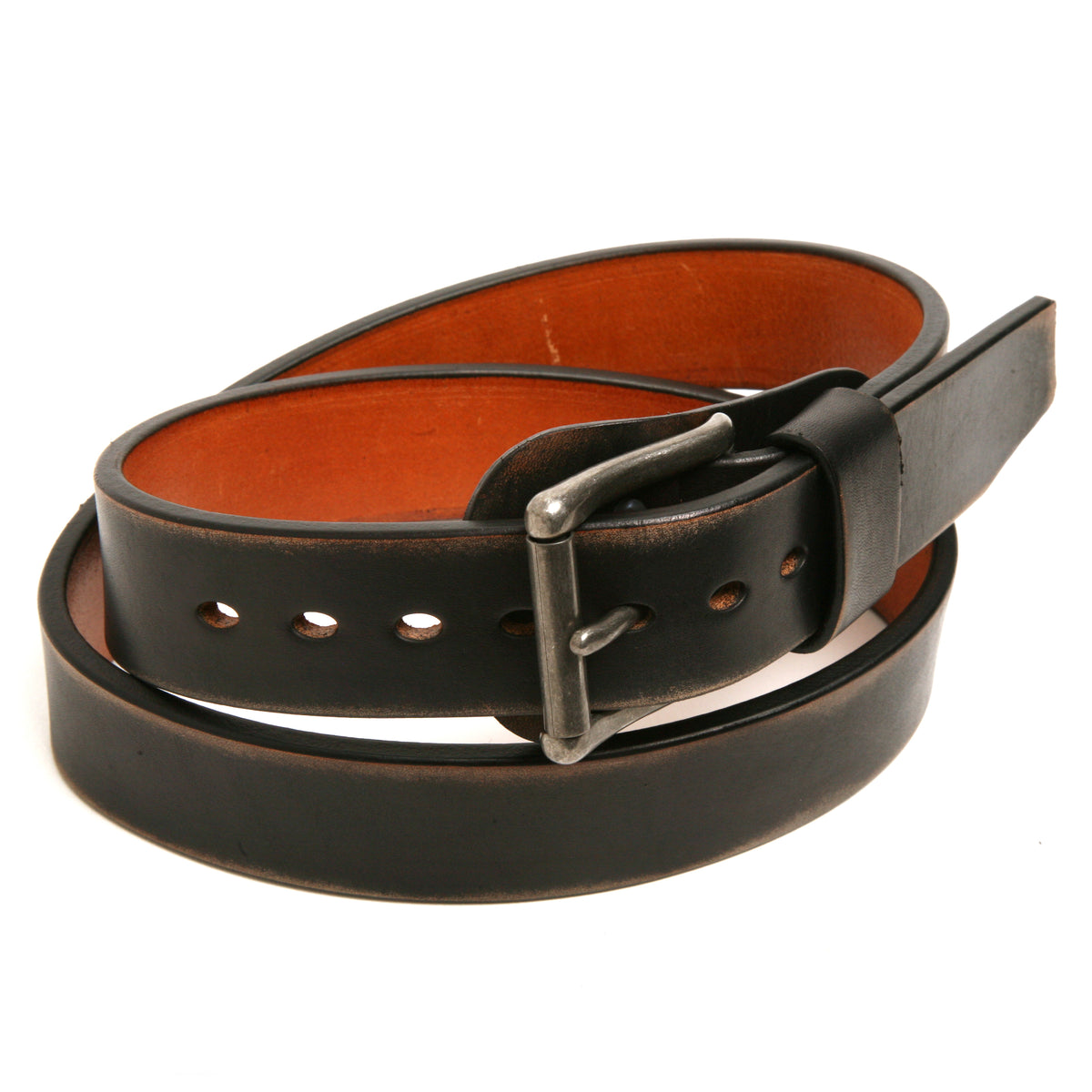 WORKER MAGNUM belt in robust 13oz leather with stainless-steel hardware, close-up detail