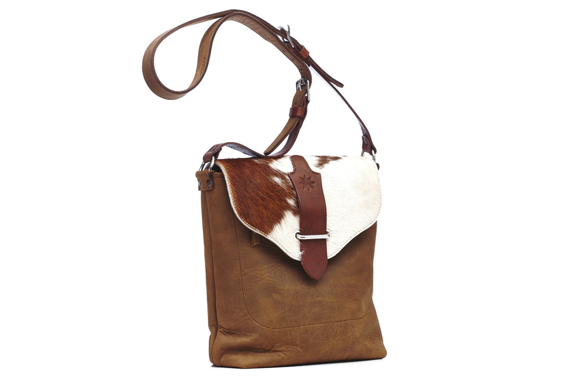 KUURU BAG Brown Cow Hair Flap detail