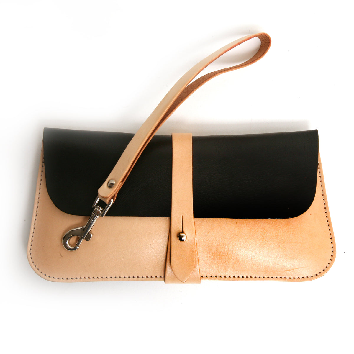 LILY clutch wallet in leather, detail view