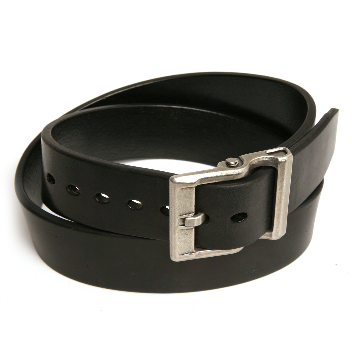 Magnum belt in 12-13oz English bridle leather, leather grain and edge detail