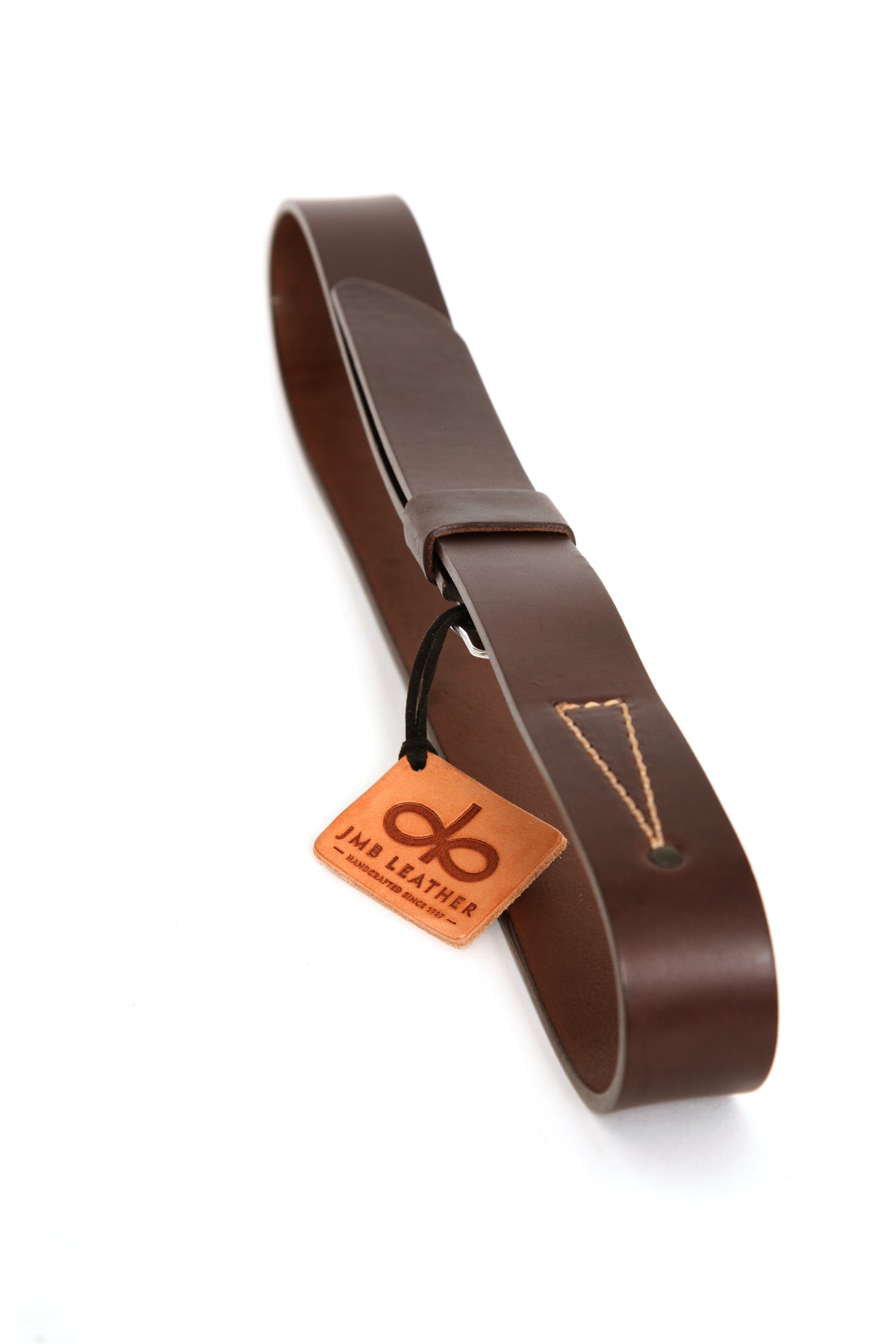 PLAYER belt in leather, heavy harness thread stitching, gunmetal rivet with stainless-steel hardware, alternate angle