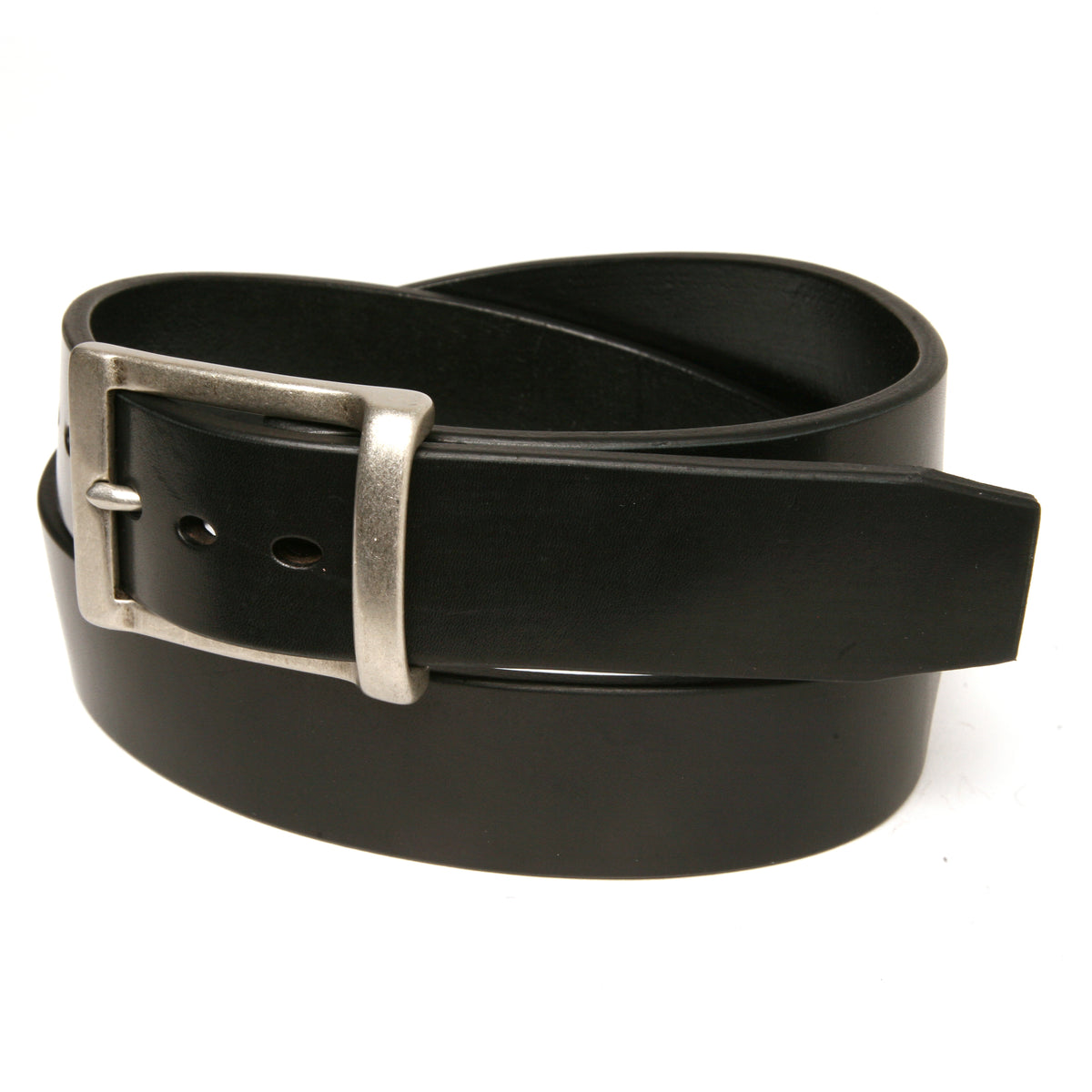 REKKER Belt in premium 13oz English bridle leather, buckle detail