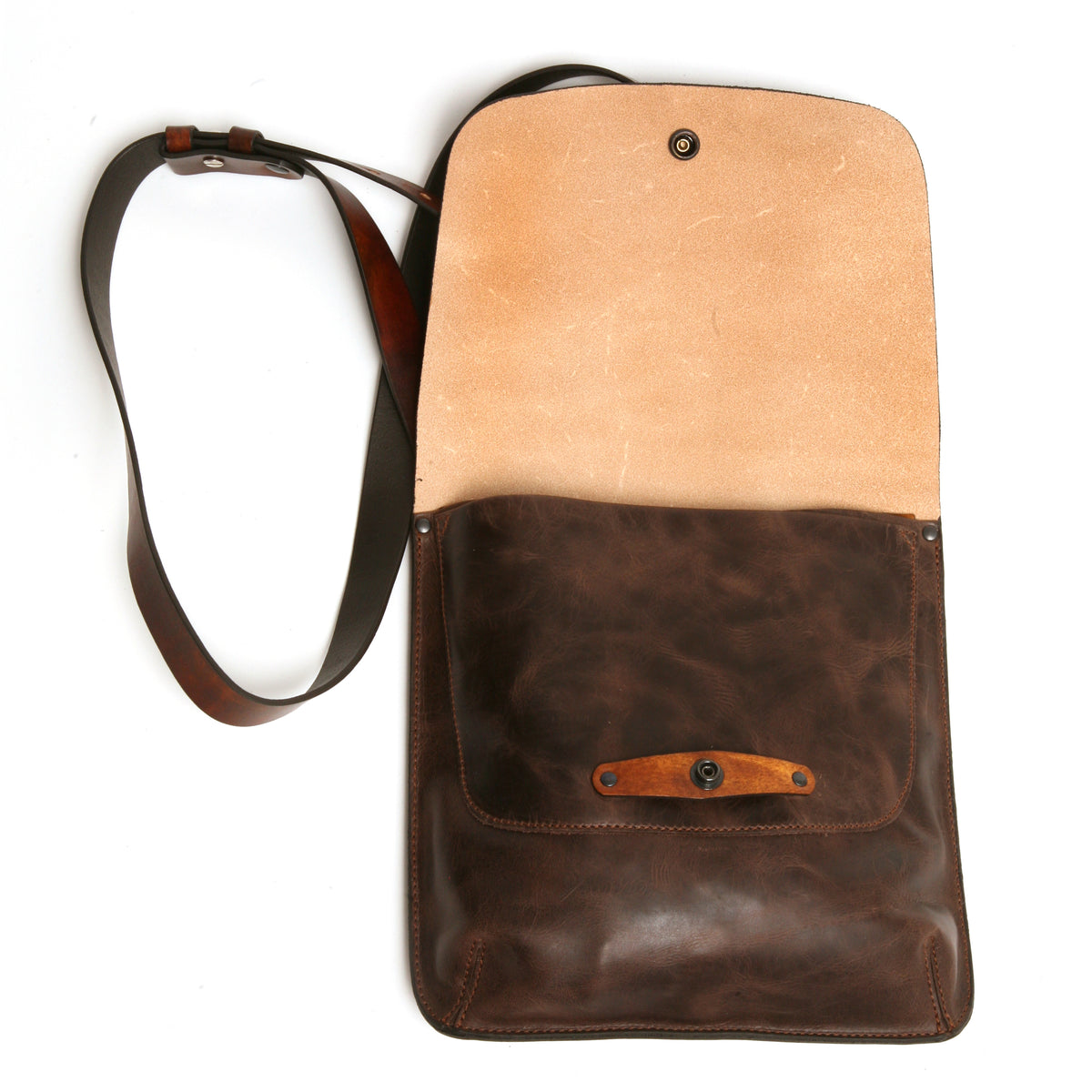 ROSCO satchel bag in vegetable-tanned leather (flap) with softer leather (main body), hardware detail
