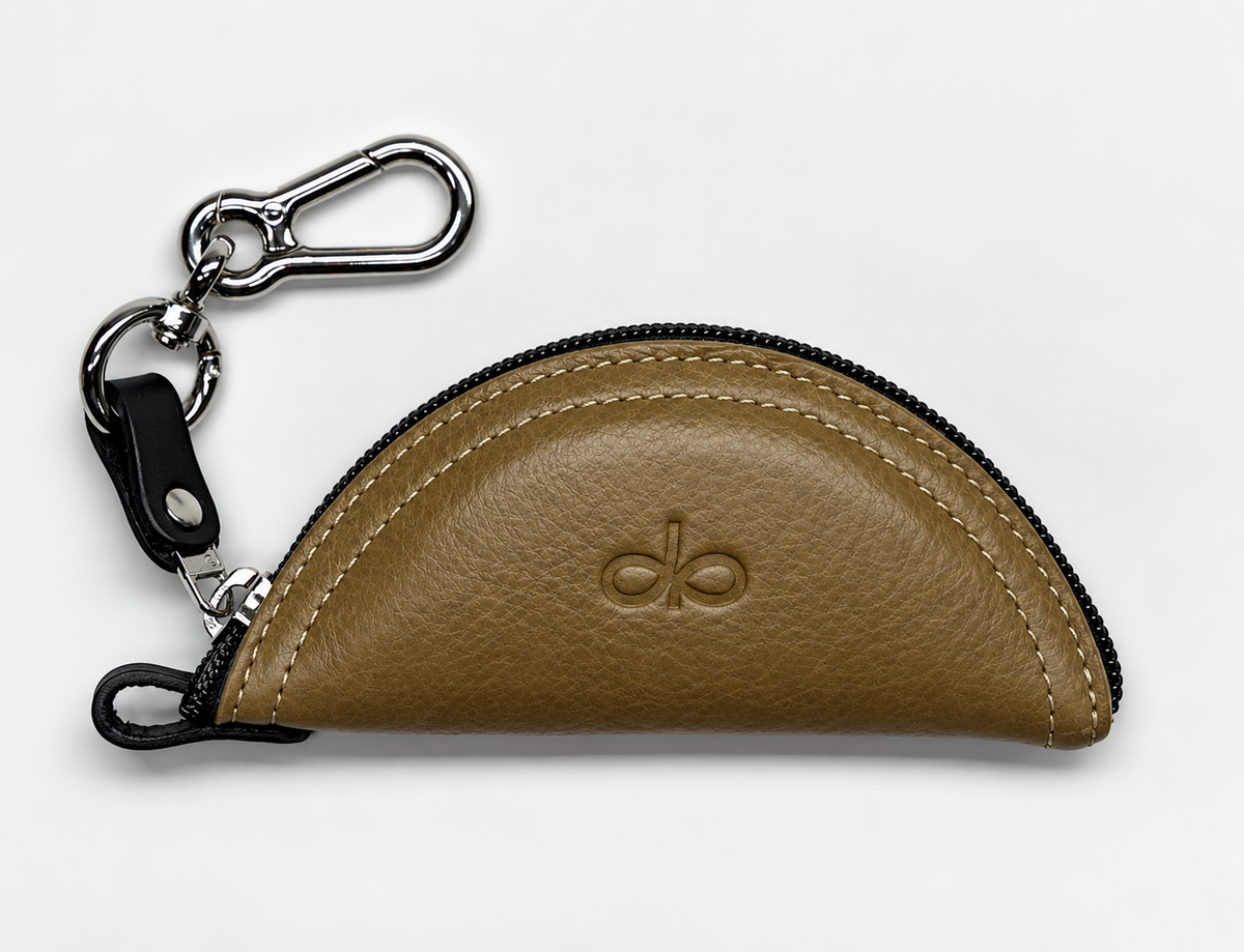 TACO leather key pouch in Otter Tan with silver carabiner