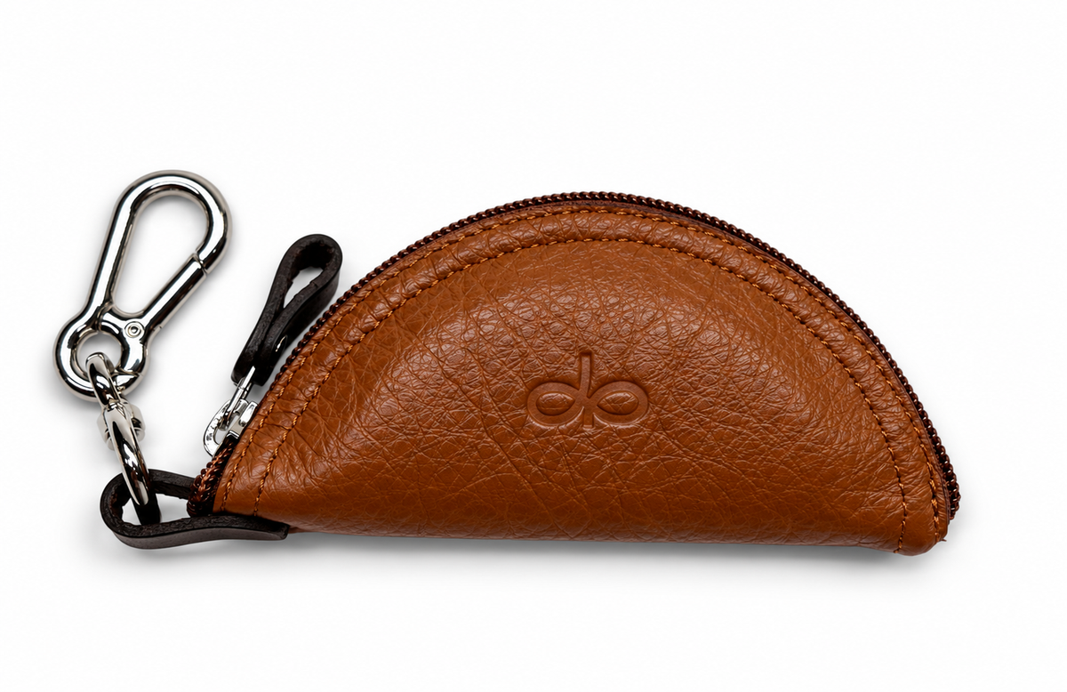TACO leather key pouch in Summer Tan with silver carabiner