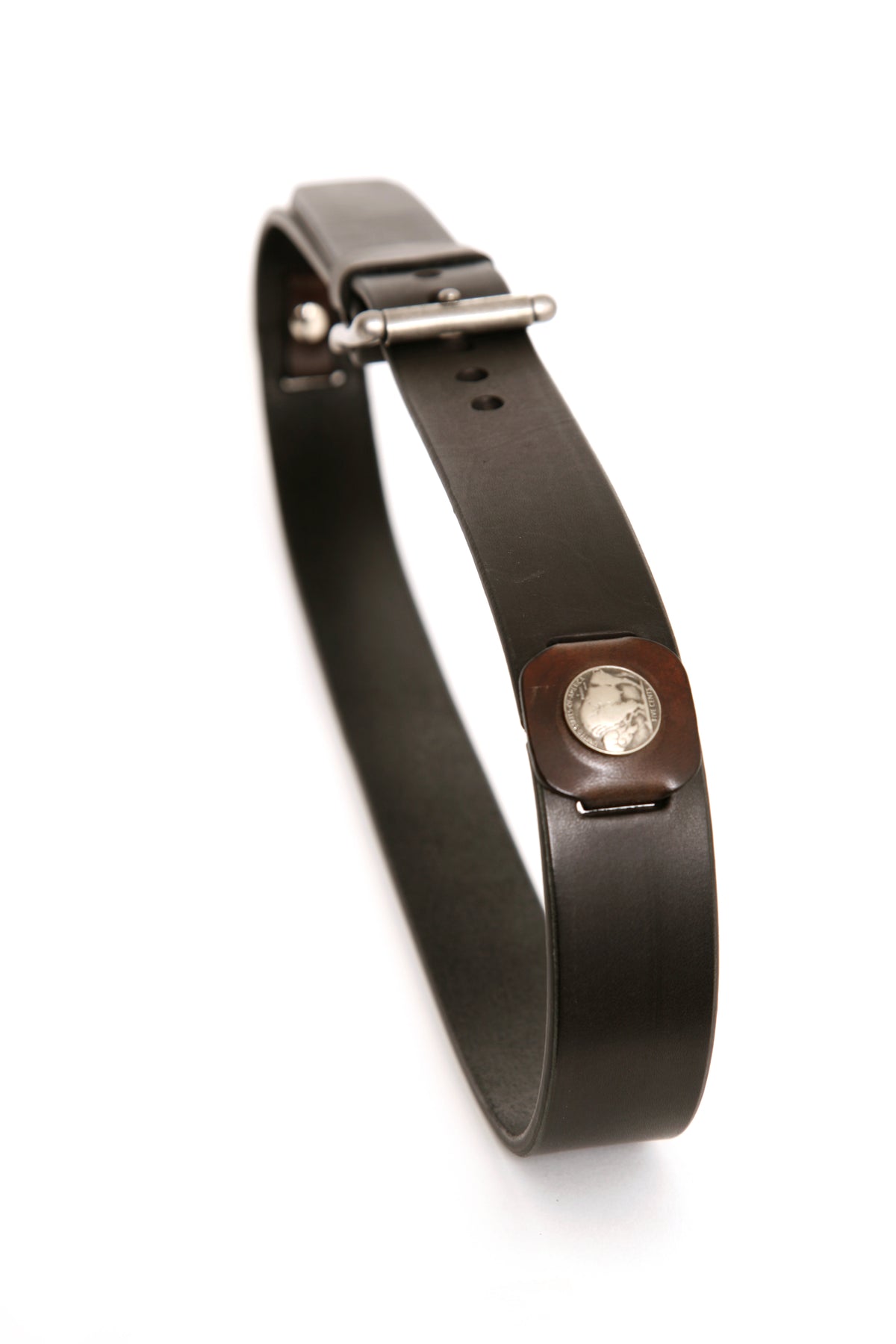 TRIO BUFFALO belt in 12-13oz vegetable-tanned bridle leather, reverse side showing keeper loop