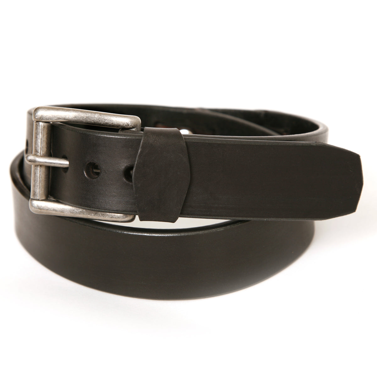TRIO BUFFALO belt in 12-13oz vegetable-tanned bridle leather, buckle detail