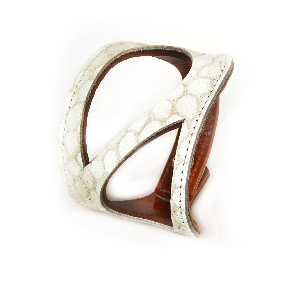 Wide Drop cuff with button in medium-weight premium leather (lighter weights lined; thicker vegetable-tanned weights unlined), clasp detail