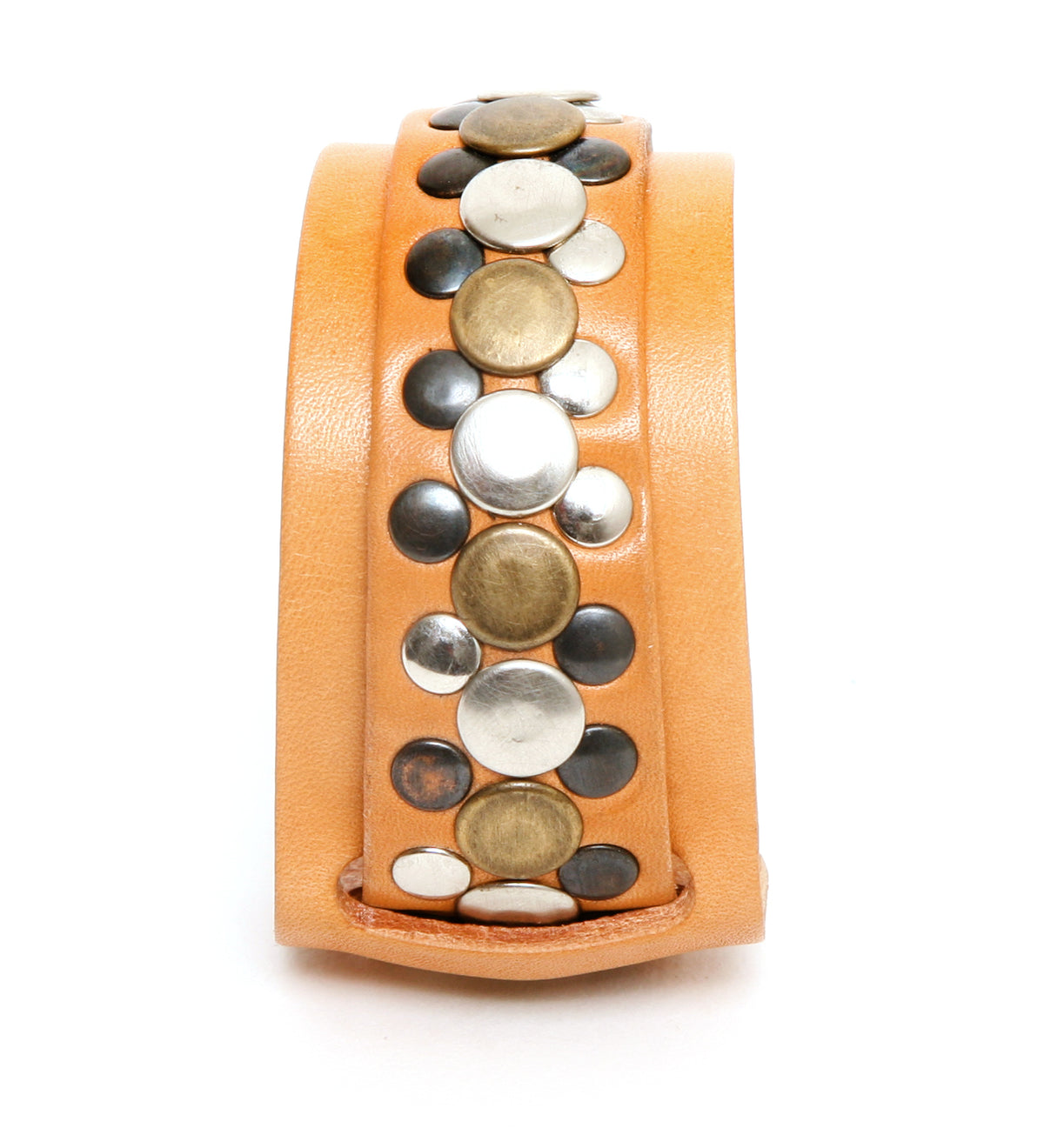 Gemini cuff studded in 8-9oz vegetable-tanned leather, leather texture detail