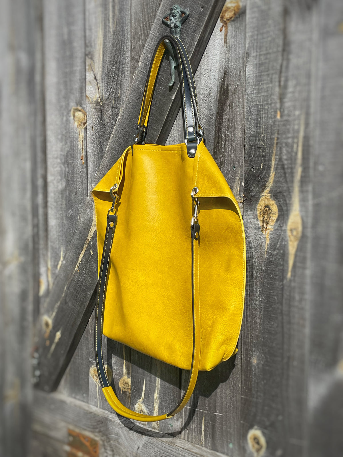 KIKI Chartreuse Yellow bag in leather, back view