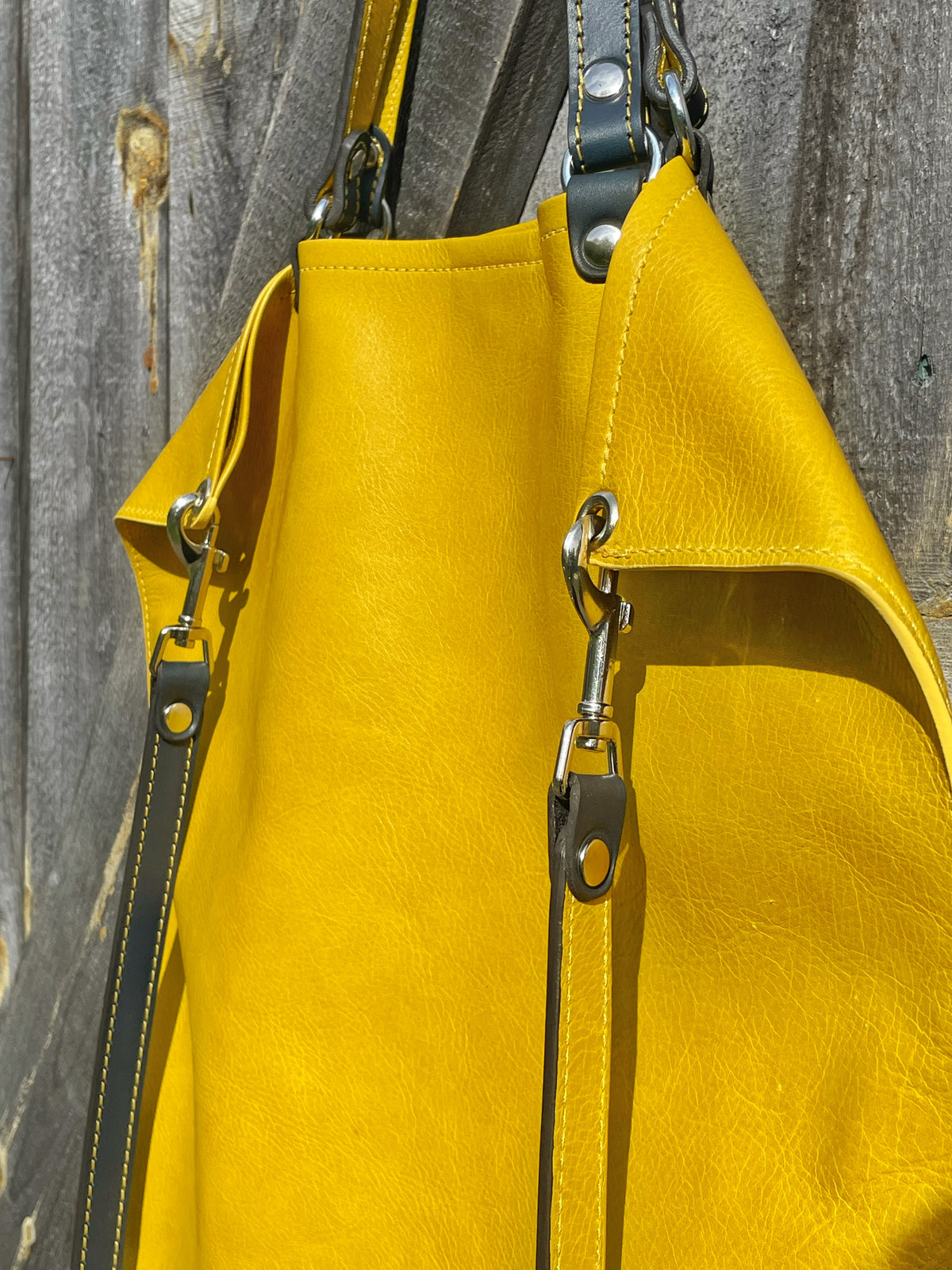 KIKI Chartreuse Yellow bag in leather, interior compartment