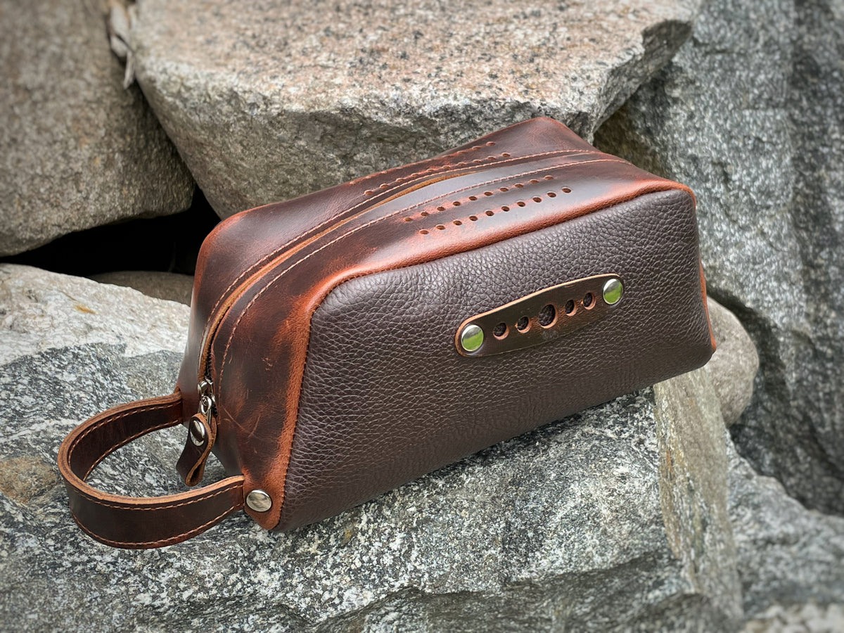 KONA two-tone leather travel bag, detail
