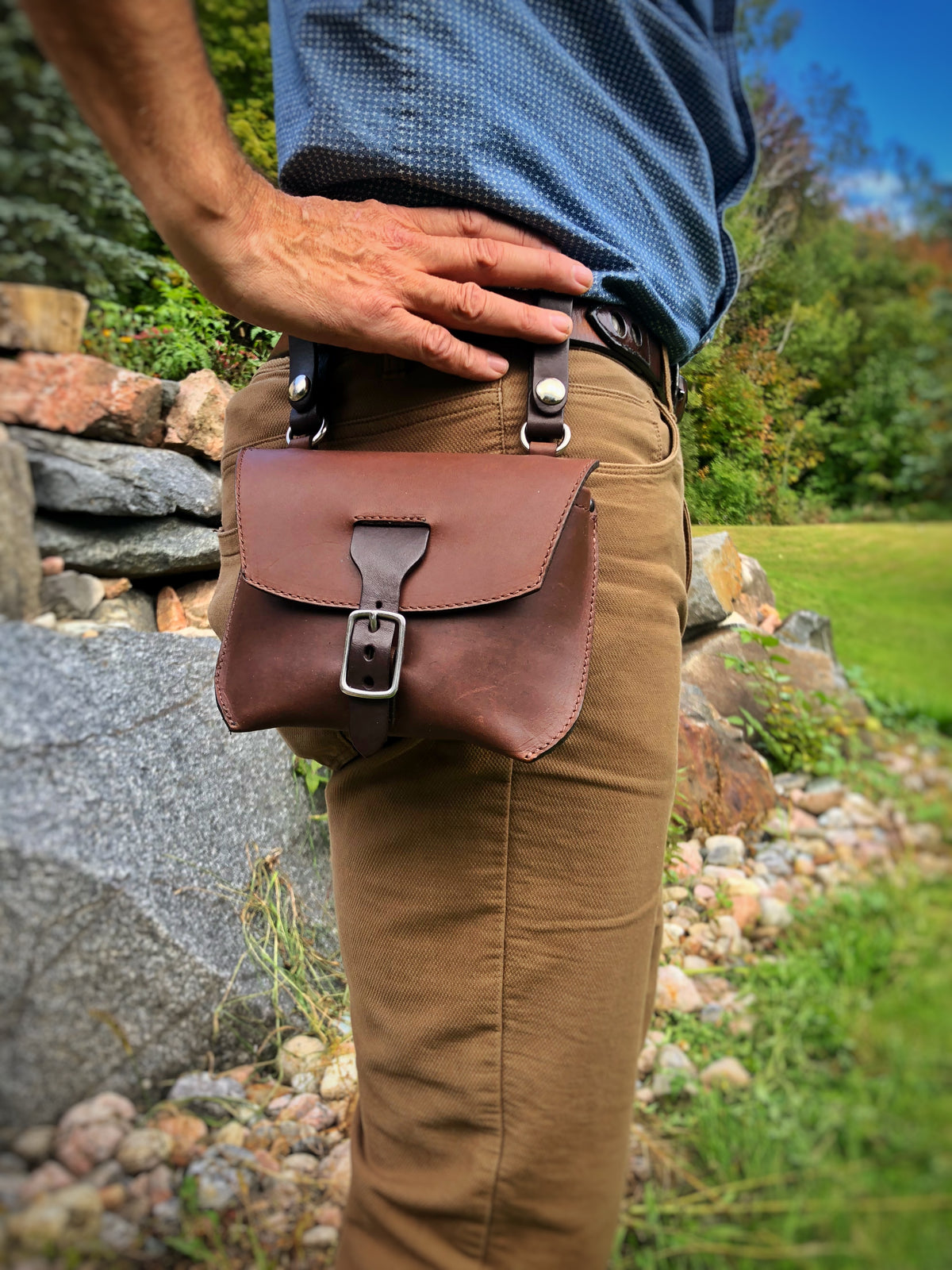 KUURU Traveler leather side bag, alternate view