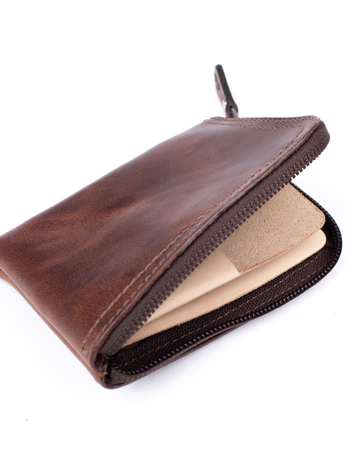 Zip vegetable tanned wallet with 6 card RFID case in Italian vegetable-tanned leather, additional view