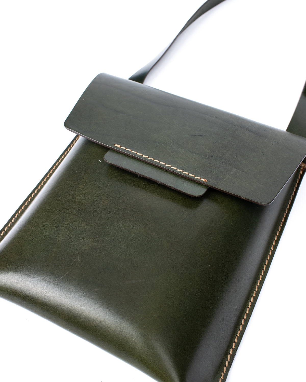 Lieka forest green vegetable tanned bag in full-grain vegetable-tanned leather, back view
