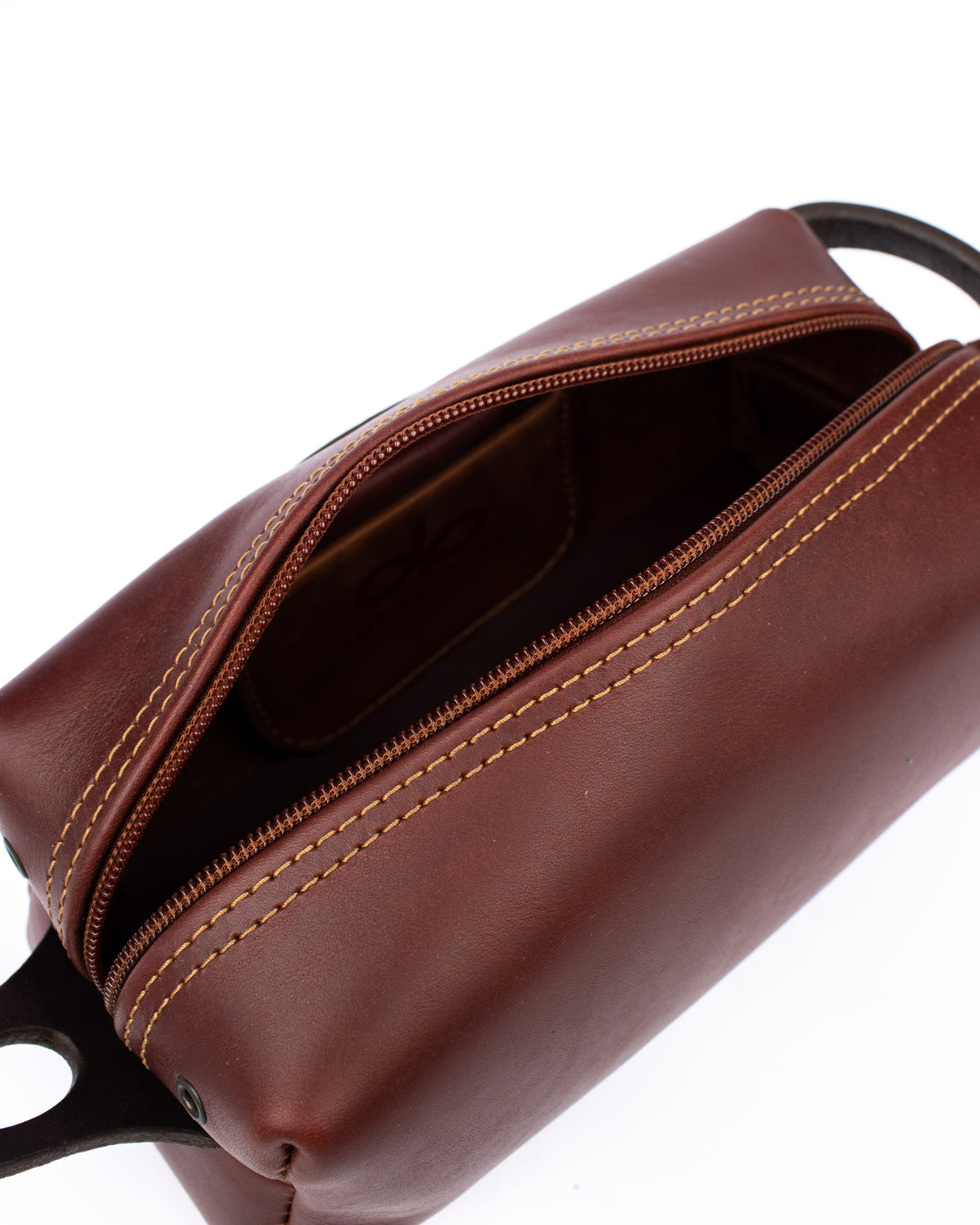 SCOUT leather dopp kit, detail