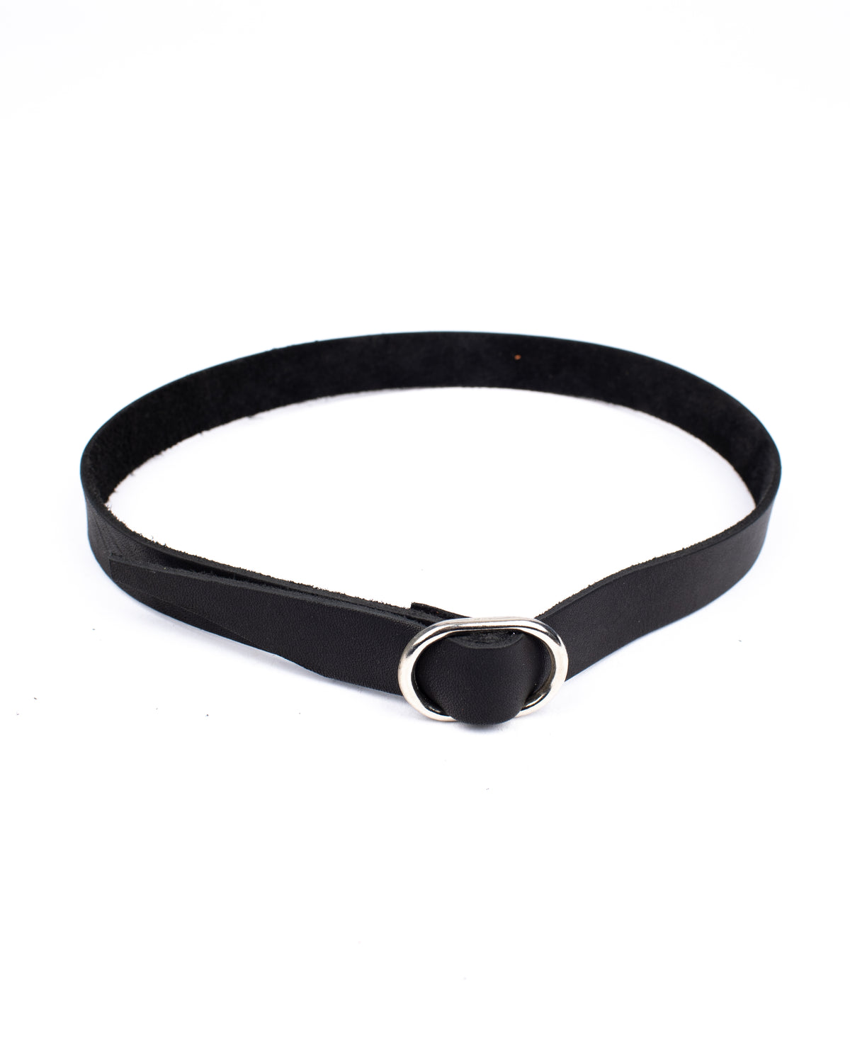 Slider cuff-choker in leather-lined, leather texture detail