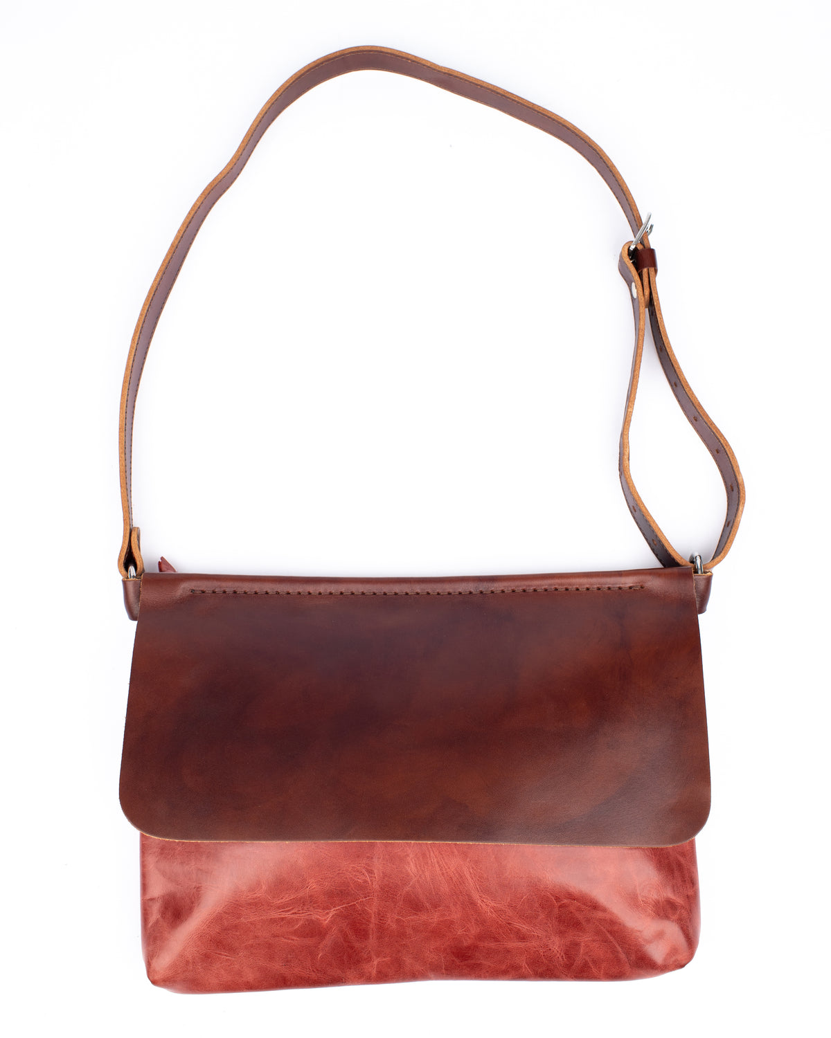 Flat sling vintage tan & turquoise bag in vegetable-tanned leather combined with softer leather, hardware detail