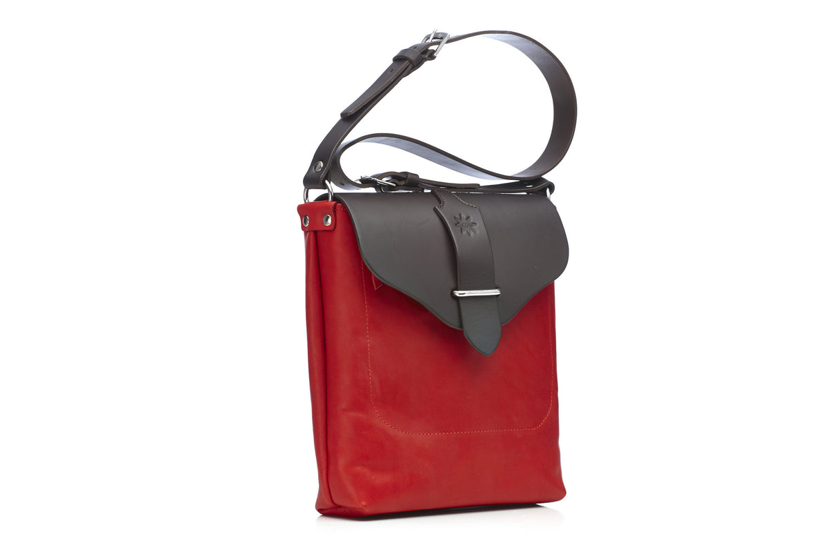 KUURU Bag leather bag in red, alternate view