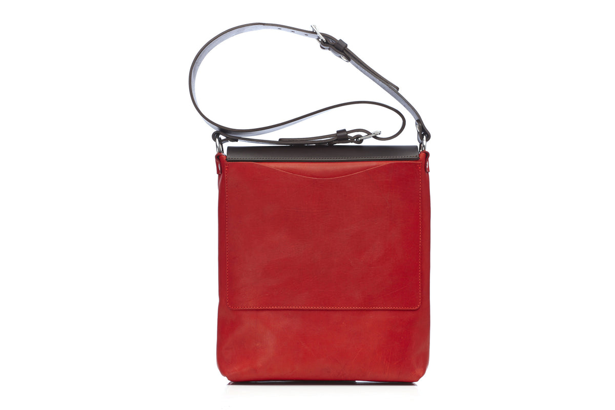 KUURU Bag leather bag in red, detail
