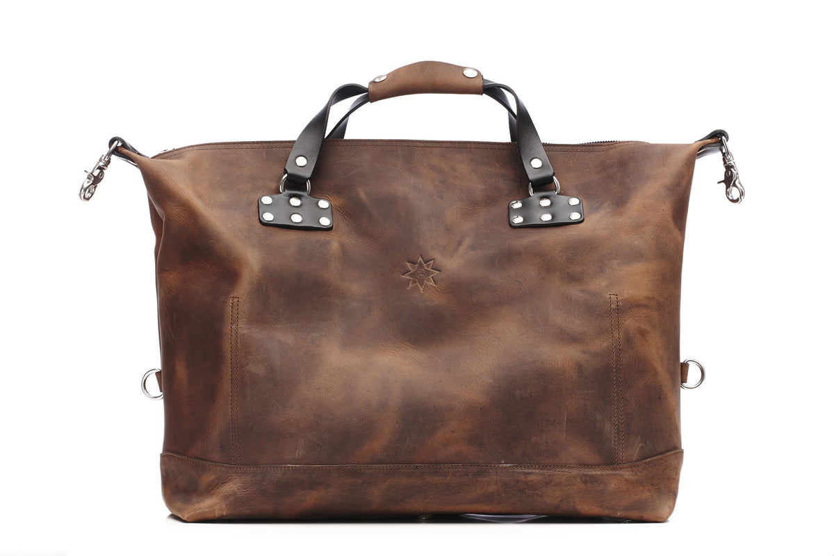 CARRY-ON Weekender LTD. edition bag in brown crazy horse leather with 10oz English bridle detailing, interior compartment