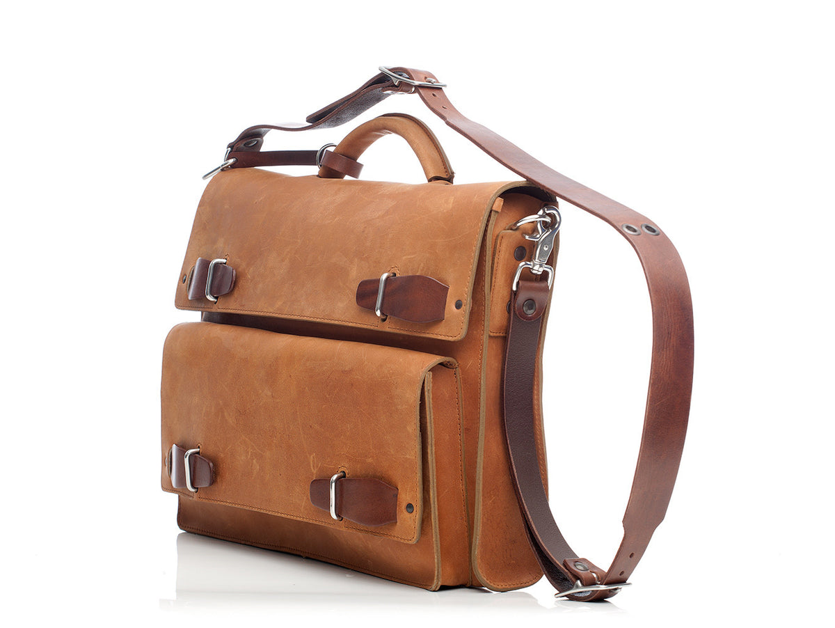 URBA Briefcase Messenger leather briefcase in light brown, alternate view