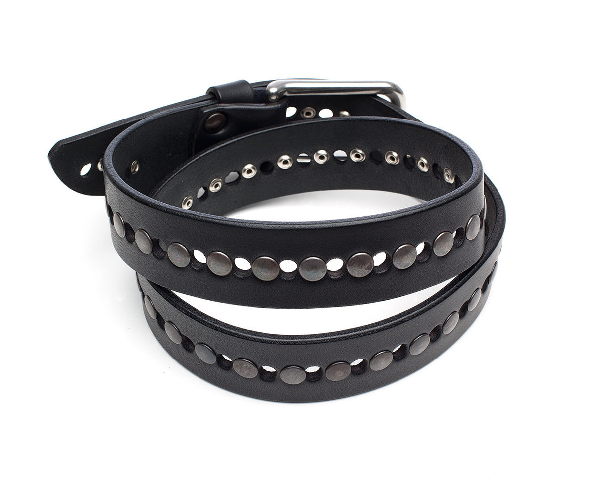 TUG Belt rivets and holes in 12-13oz vegetable-tanned, drum-dyed leather (Wickett &amp; Craig of the USA), buckle detail