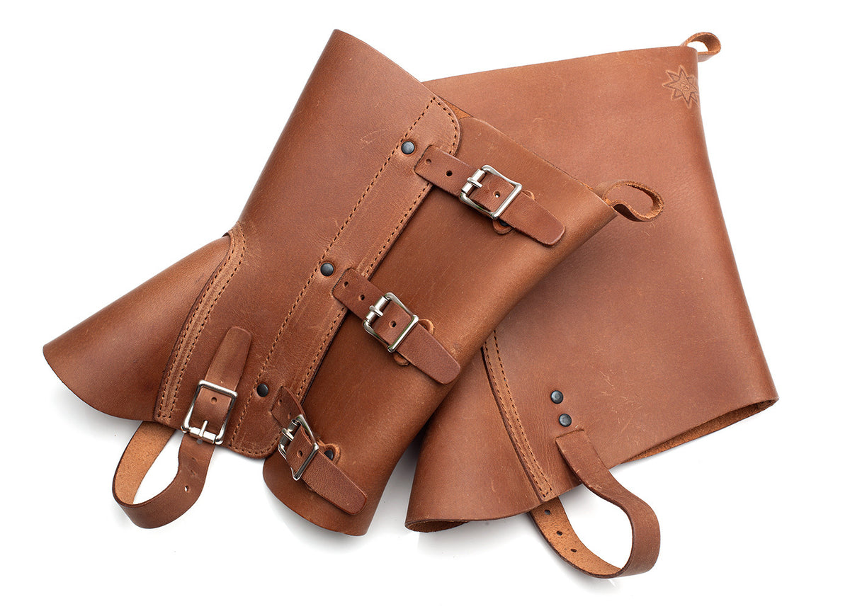 ENGINEER BOOT SPATS in leather, back view